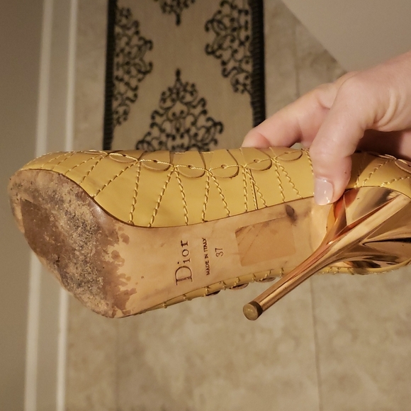 Christian Dior Authentic women's heels tan and gold color. Great condition used - Picture 7 of 7